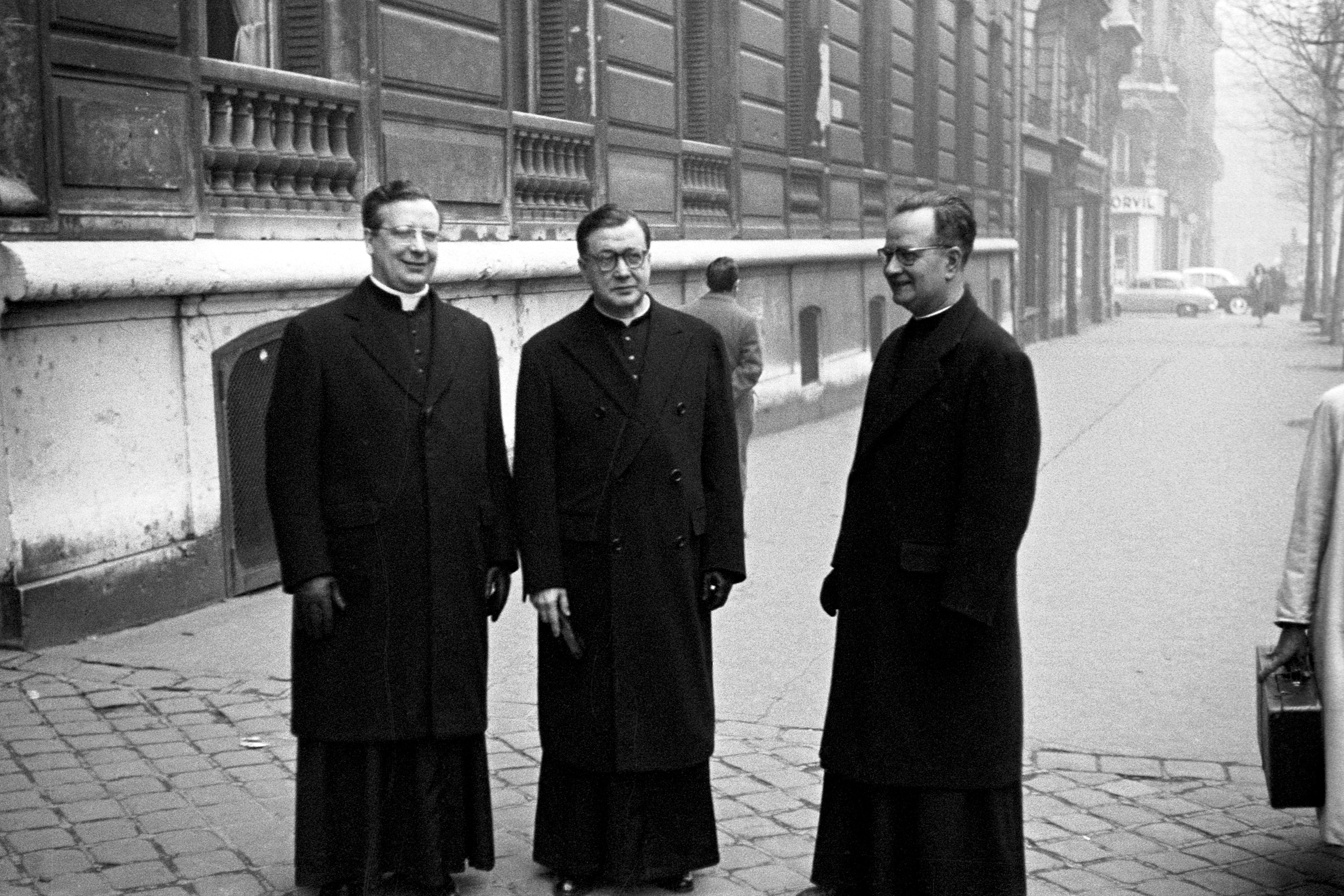 Con San Josemaría y el beato Álvaro. París, 3 de febrero de 1959