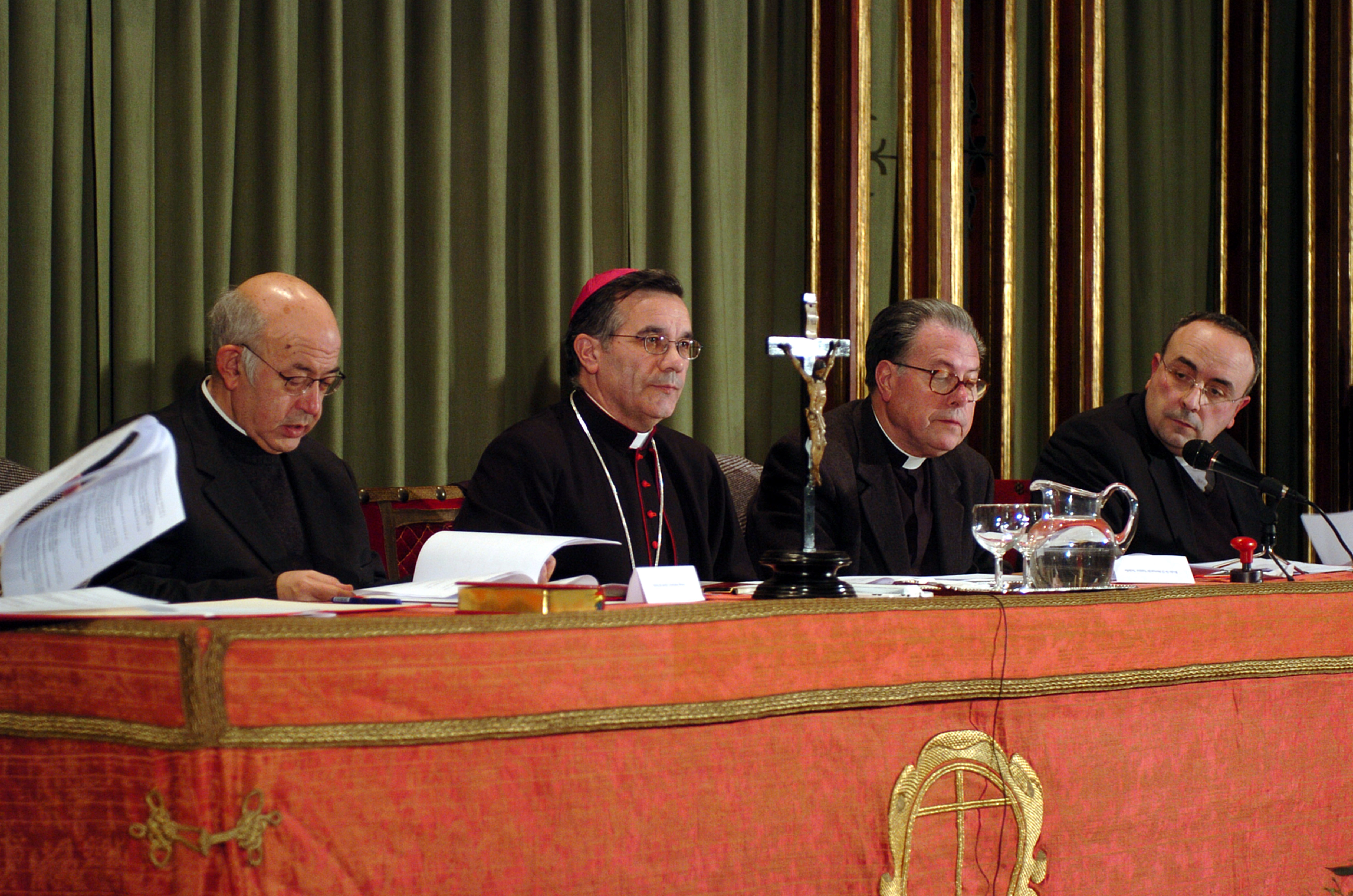 Sesión de apertura del Proceso; Basílica de San Miguel, 28-II-2005